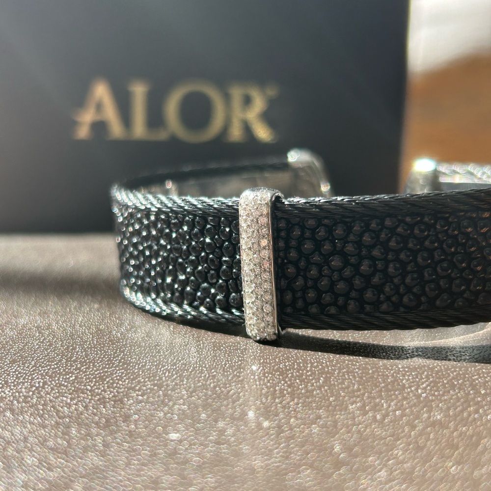 Diamond and Black Stingray Bangle